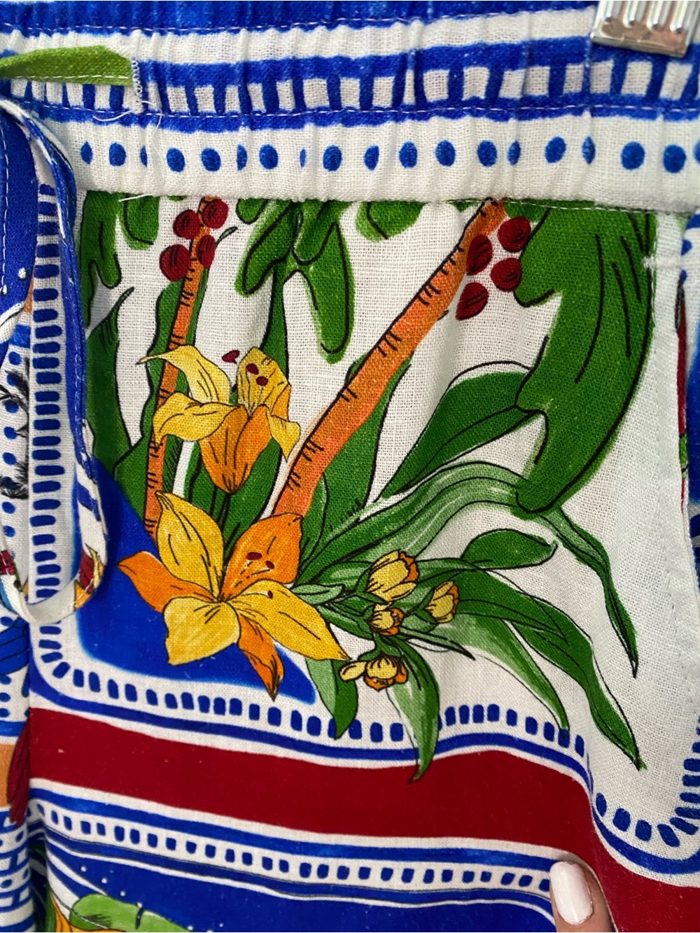 JOIE Tropical Print Linen-Blend Top & Pant Set in Royal Blue, Red, Green! 🌴 - Picture 15 of 16
